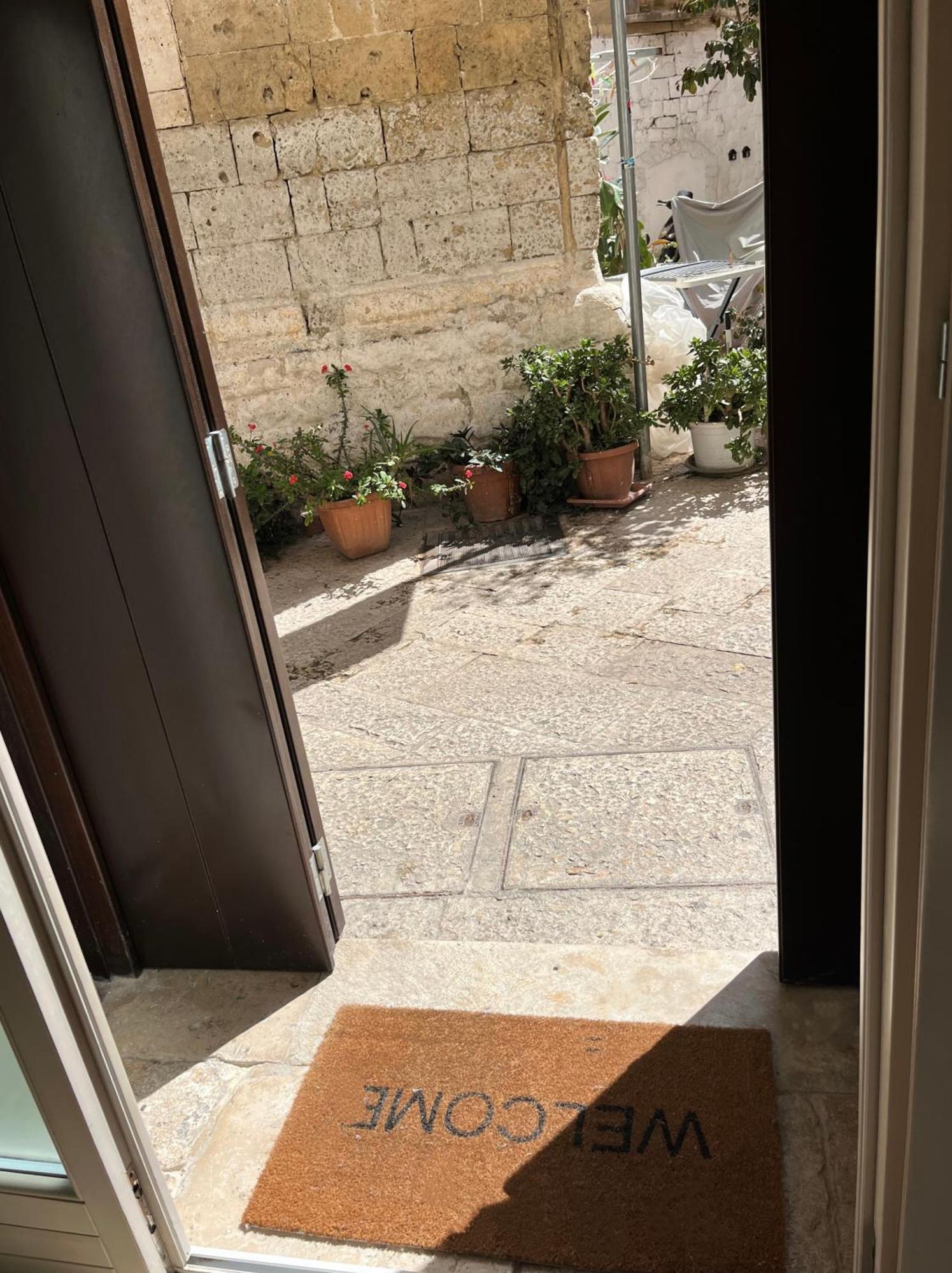Ground Stone Apartment Bari Exterior foto